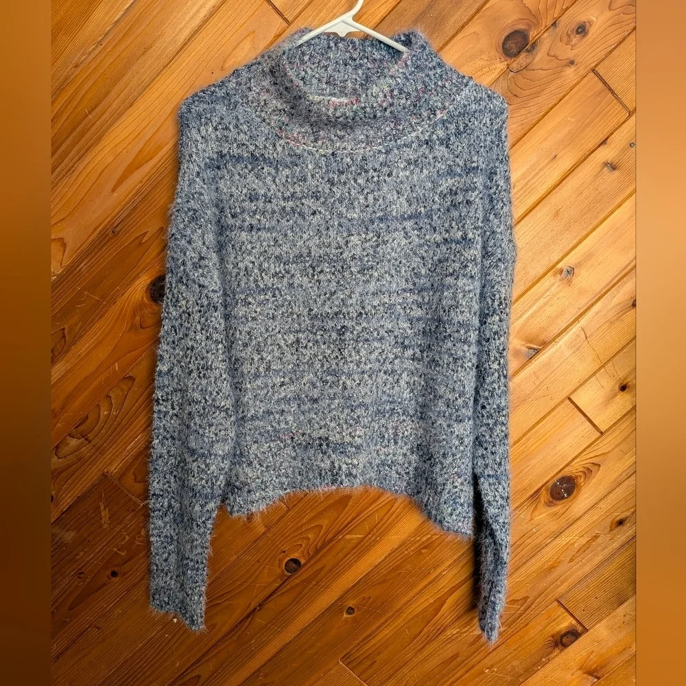 AEMI + CO Cozy Heather Blue Women's Crew Neck Sweater Size Small